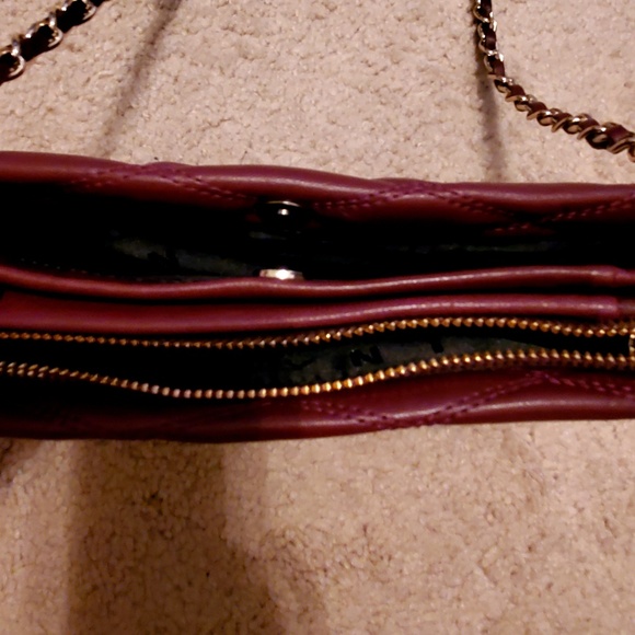 DKNY WINE CROSS BODY - Picture 2 of 3